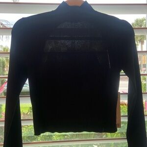 Ribbed twist back turtleneck- very cute top